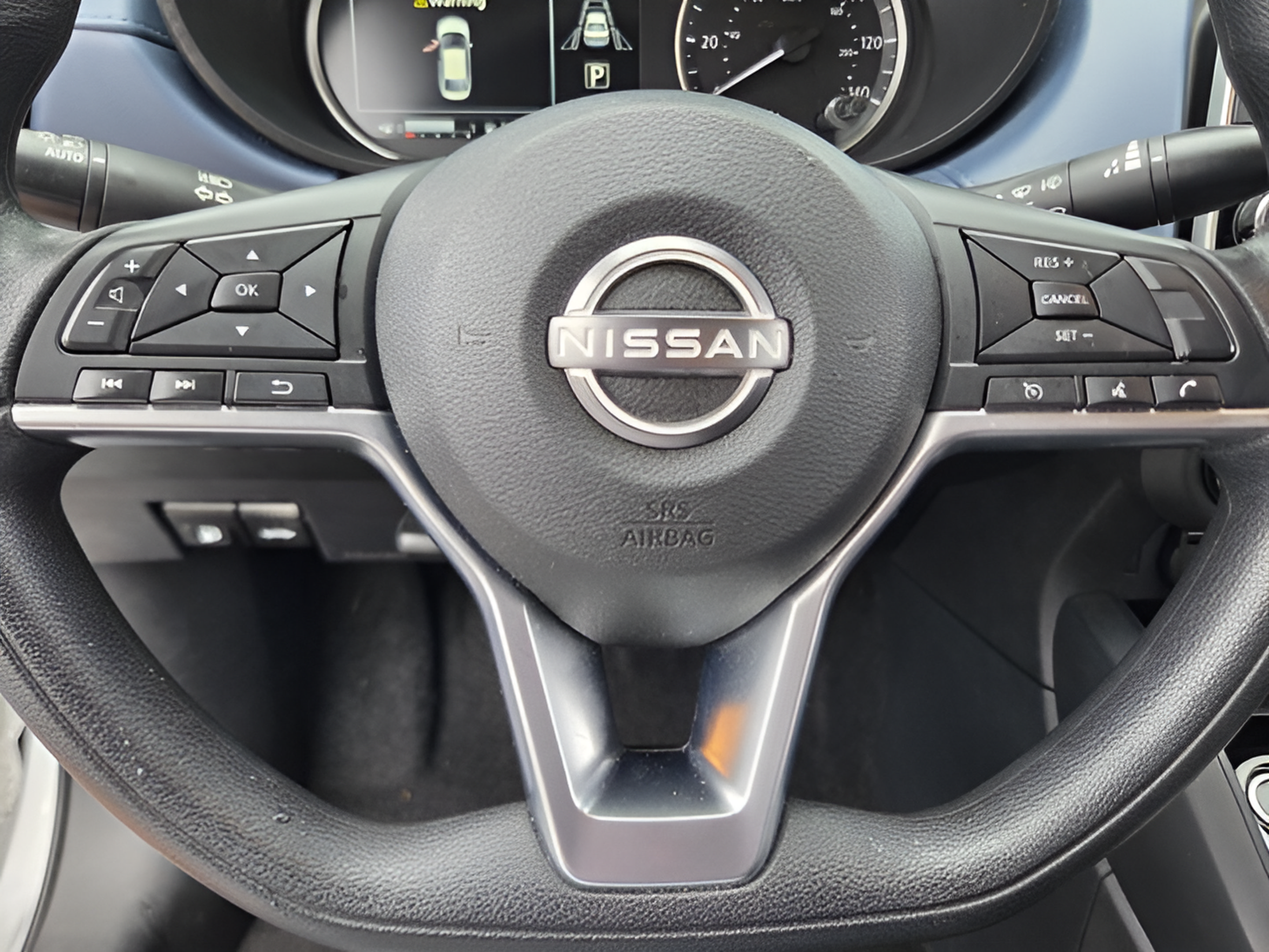 Used 2025 Nissan Versa SV FWD image 21