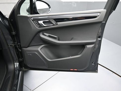 New 2026 Porsche Macan AWD/4WD image 28