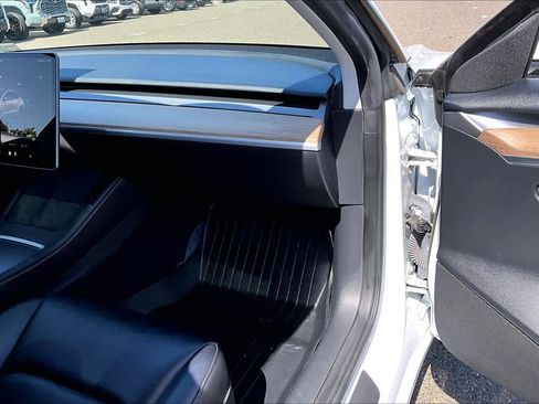 Used 2023 Tesla Model 3 Standard Range RWD image 18