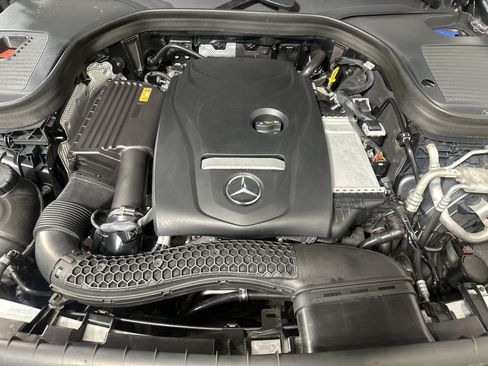 Used 2017 Mercedes-Benz GLC 300 4MATIC image 25