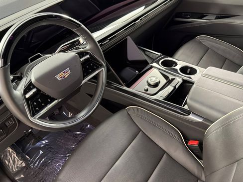 Used 2025 Cadillac Escalade Sport w/ LPO, ONYX Package AWD/4WD image 9