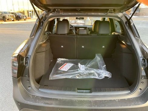 New 2026 Nissan Kicks SR w/ Cold Weather Package AWD/4WD image 9
