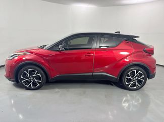 Used 2020 Toyota C-HR XLE FWD video 2