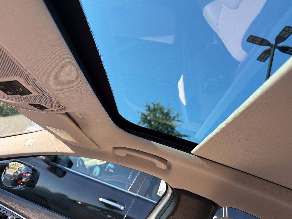 Used 2019 INFINITI QX30 AWD w/ Proassist Package image 4