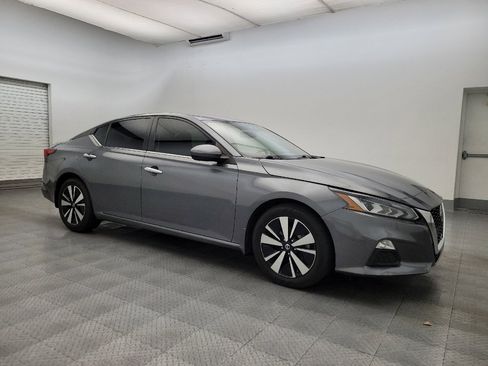 Used 2021 Nissan Altima 2.5 SV FWD image 11