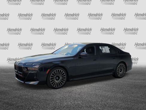 Certified 2025 BMW 760i xDrive w/ Luxury Rear Seating Package AWD/4WD image 5
