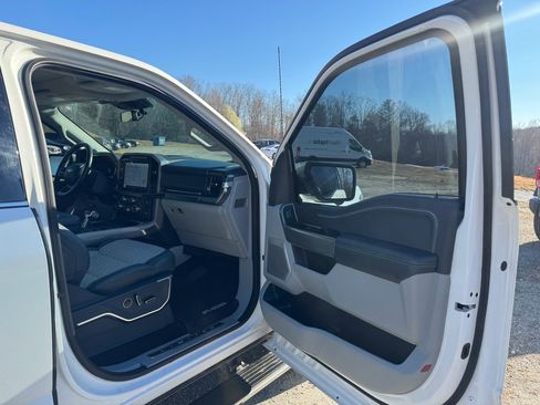 Used 2023 Ford F150 Limited image 14