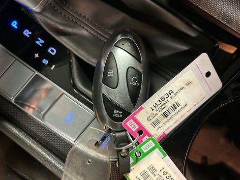 Used 2025 Hyundai Elantra SEL image 20