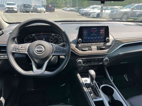 Used 2023 Nissan Altima 2.5 SV FWD image 24