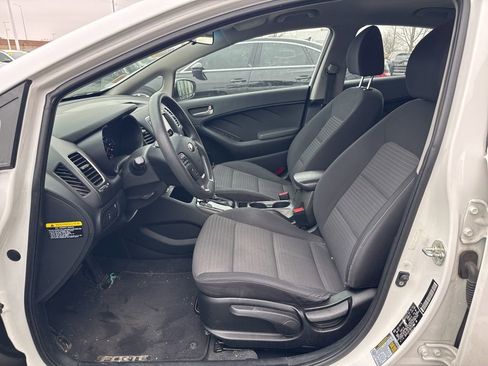 Used 2018 Kia Forte LX w/ LX Popular Package image 9