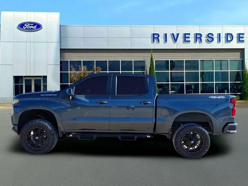 Used 2020 Chevrolet Silverado 1500 Custom w/ Custom Value Package AWD/4WD image 4