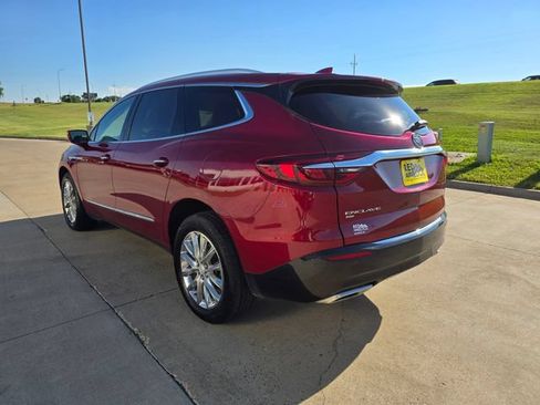 Used 2020 Buick Enclave Essence w/ Sound and Sites Package AWD/4WD image 5