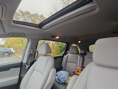 Used 2023 Honda Odyssey EX-L image 6