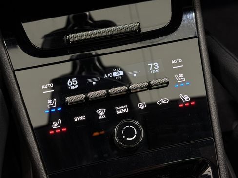 Certified 2025 Porsche Cayenne image 37