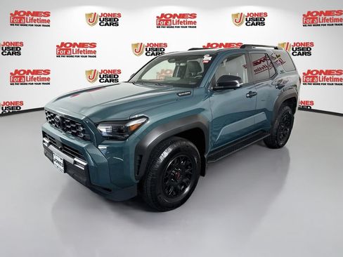 Used 2025 Toyota 4Runner TRD Off-Road Premium AWD/4WD image 15