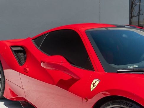 Used 2019 Ferrari 488 Pista Coupe RWD image 29