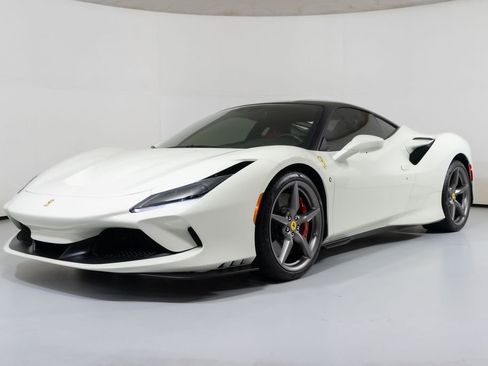 Used 2020 Ferrari F8 Tributo RWD image 12