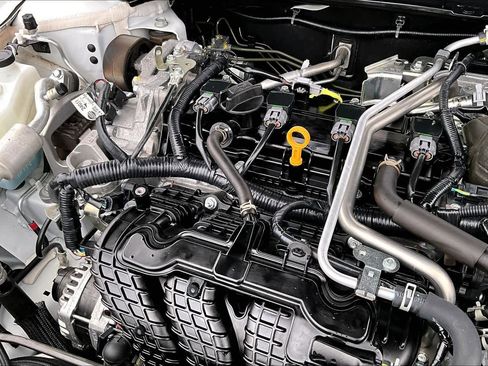 Used 2025 Nissan Altima 2.5 SV image 32