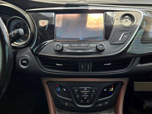 Used 2017 Buick Envision Essence FWD image 10