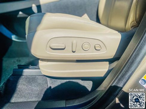 Used 2020 Buick Enclave Premium w/ Surround and Sites Package FWD image 18