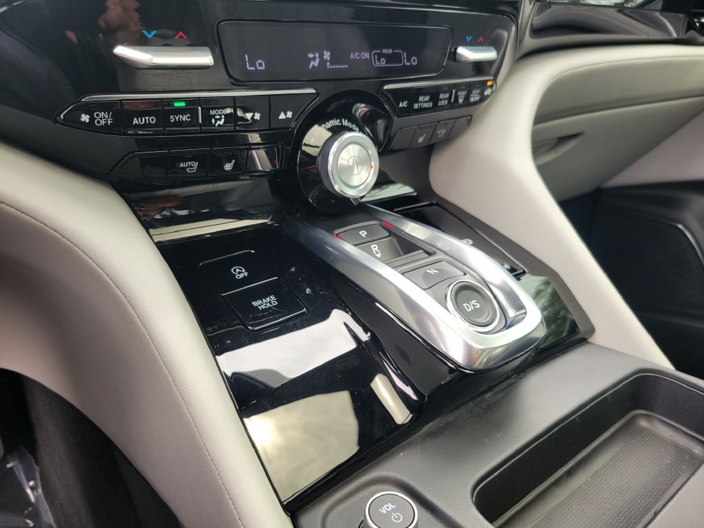 Used 2025 Acura MDX w/ Technology Package FWD image 32