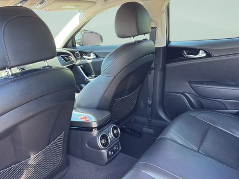 Used 2018 Kia Stinger AWD/4WD image 21