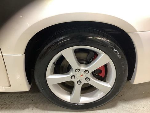 Used 2005 Pontiac Bonneville GXP FWD image 13