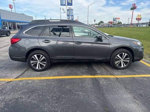 Used 2019 Subaru Outback 3.6R Limited AWD/4WD image 4