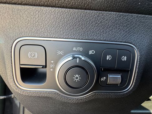 New 2026 Mercedes-Benz GLB 250 4MATIC image 13