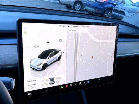 Used 2023 Tesla Model Y Performance image 23