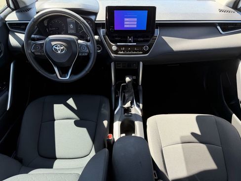 Used 2023 Toyota Corolla Cross LE w/ Moonroof Package image 13