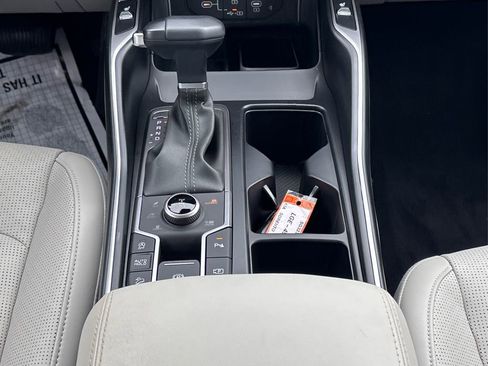 Certified 2025 Kia Sorento S w/ Panoramic Sunroof Package image 13