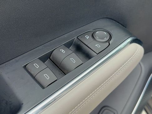 Used 2024 GMC Acadia Elevation FWD image 15