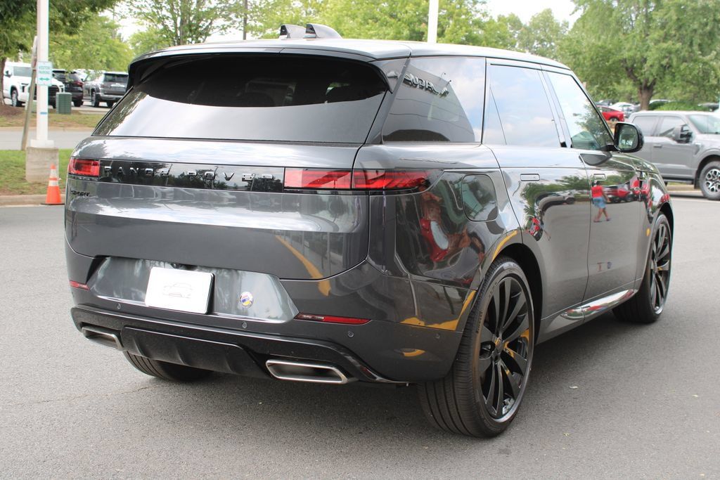 New 2026 Land Rover Range Rover Sport Dynamic SE AWD/4WD image 4