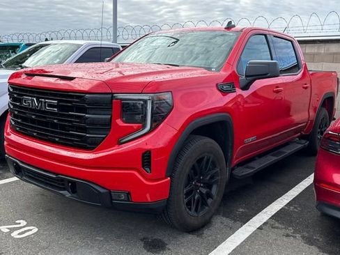Used 2025 GMC Sierra 1500 Elevation w/ LPO, Elevation Black Package AWD/4WD image 7