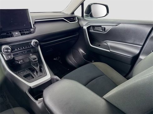 Certified 2023 Toyota RAV4 LE image 21