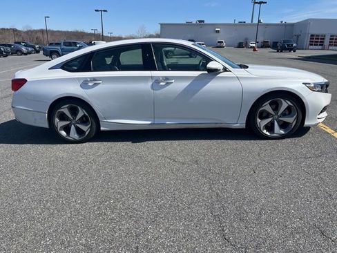 Used 2019 Honda Accord Touring image 7