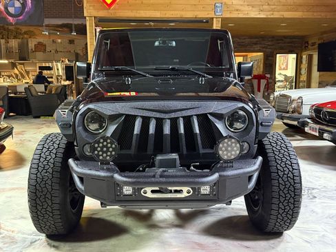 Used 2018 Jeep Wrangler Unlimited Rubicon w/ Dual Top Group AWD/4WD image 2
