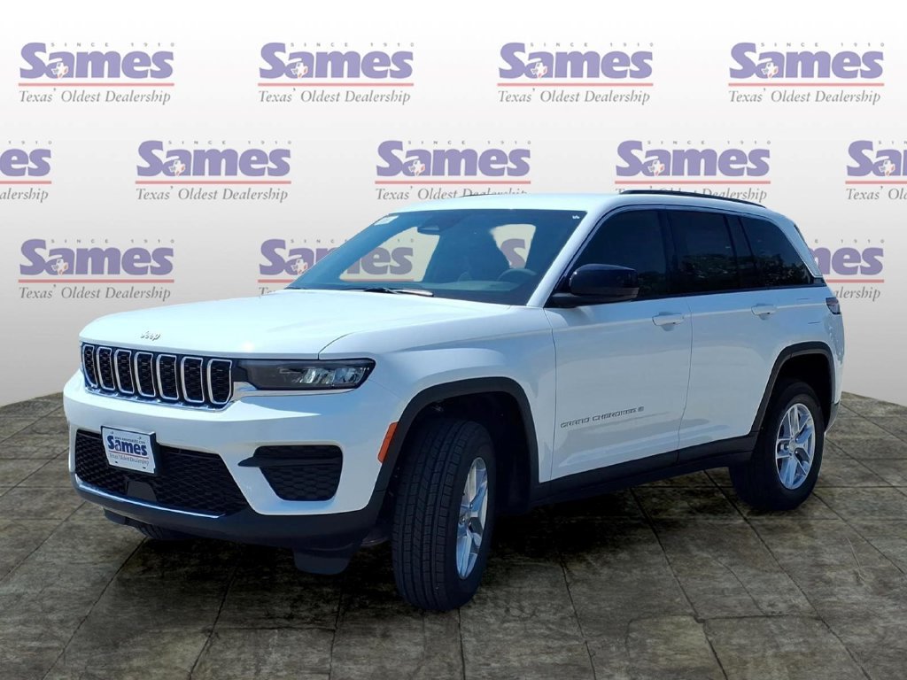 New 2026 Jeep Grand Cherokee Laredo AWD/4WD image 3