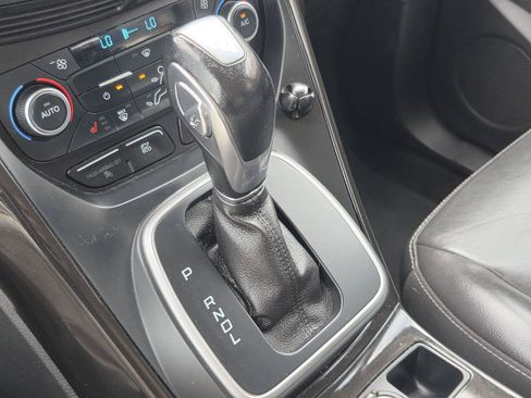 Used 2018 Ford C-MAX Titanium FWD image 15