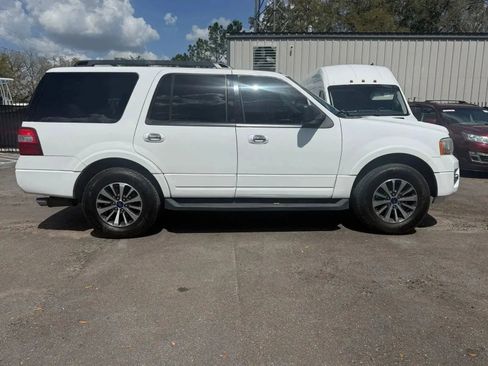 Used 2017 Ford Expedition XLT RWD image 3