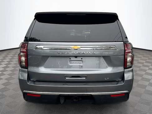 Used 2022 Chevrolet Suburban LT w/ Luxury Package image 7
