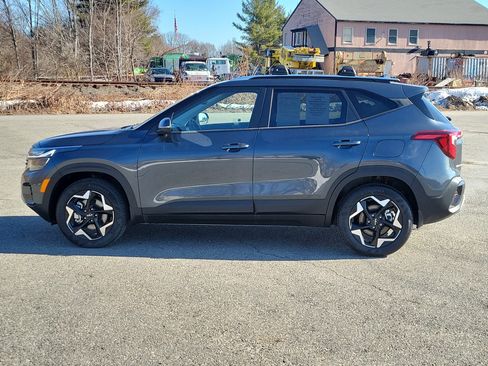 Used 2025 Kia Seltos S image 8