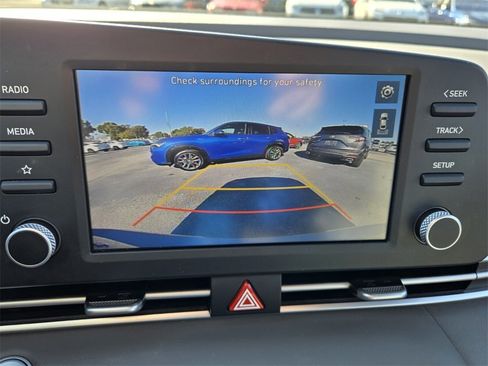 Certified 2022 Hyundai Elantra SEL image 20