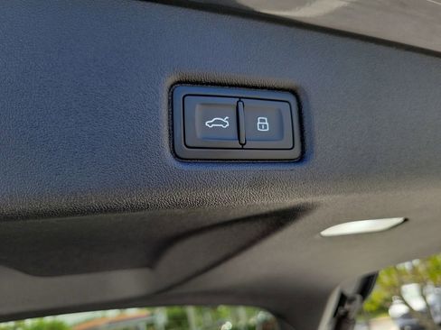 Certified 2025 Audi Q5 Premium w/ Convenience Package image 31