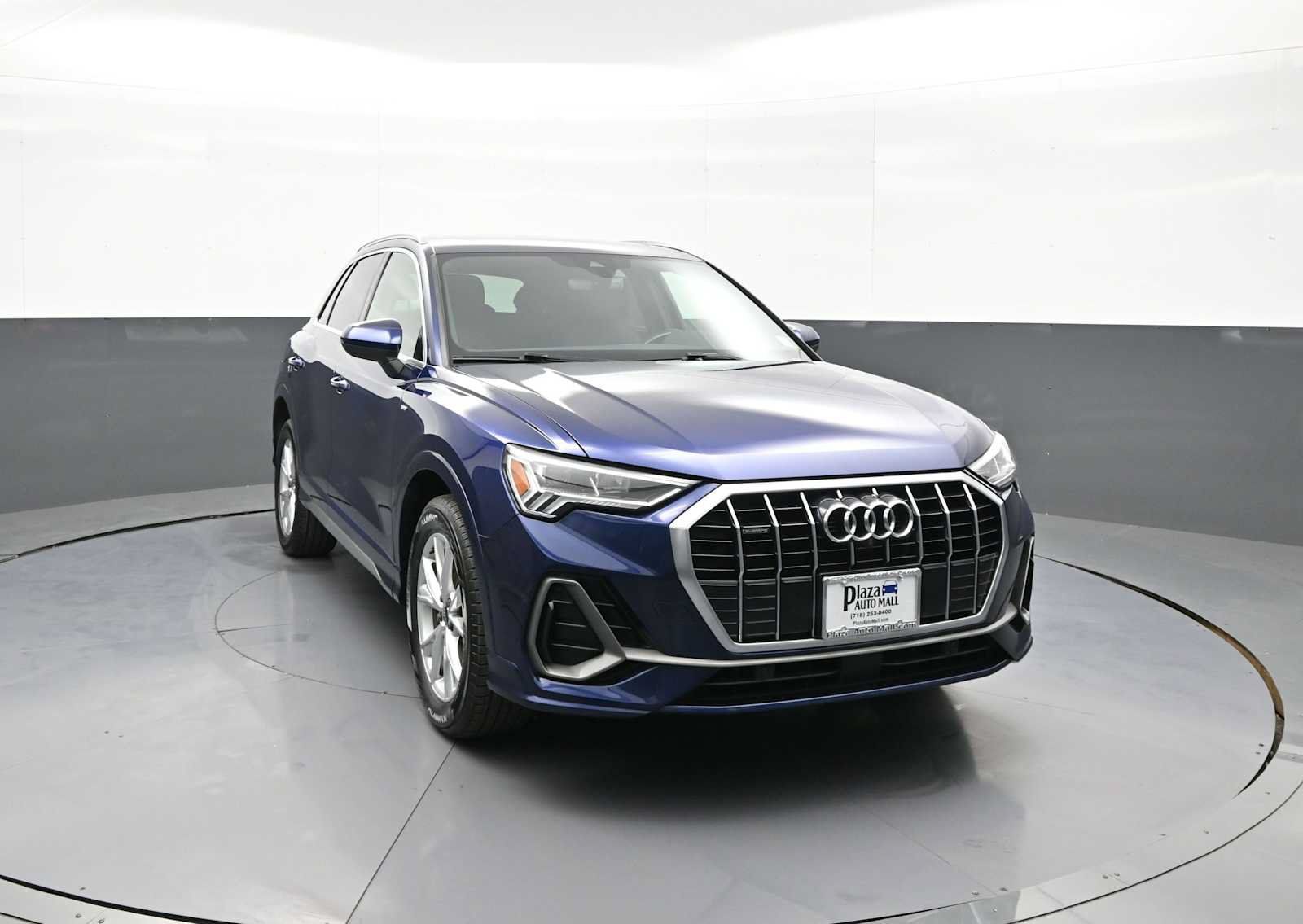 Used 2023 Audi Q3 2.0T Premium Plus AWD/4WD image 2