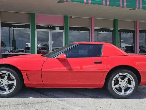 Used 1996 Chevrolet Corvette Convertible RWD image 2