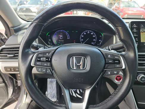 Used 2018 Honda Accord Touring image 18