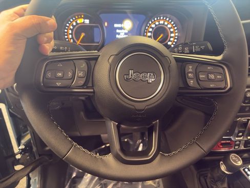 Used 2026 Jeep Wrangler Rubicon image 11