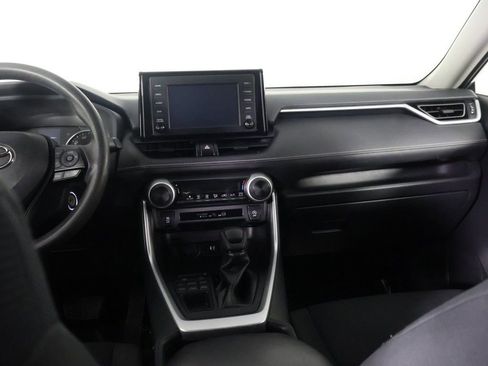 Used 2019 Toyota RAV4 LE w/ Carpet Mat Package AWD/4WD image 30